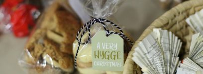 Weihnachtsaktion – selbstgebackene Plätzchen und gebastelte Papierengel